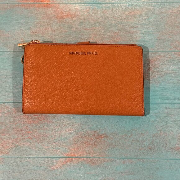 Michael Kors Jet Set Leather Smartphone Wallet *Missing Wrist Strap** - Picture 1 of 10